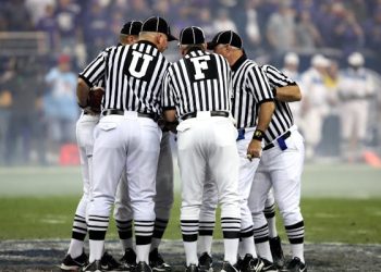 VAR dans le football : Une nouvelle ère d’équité ou une perturbation du jeu ?