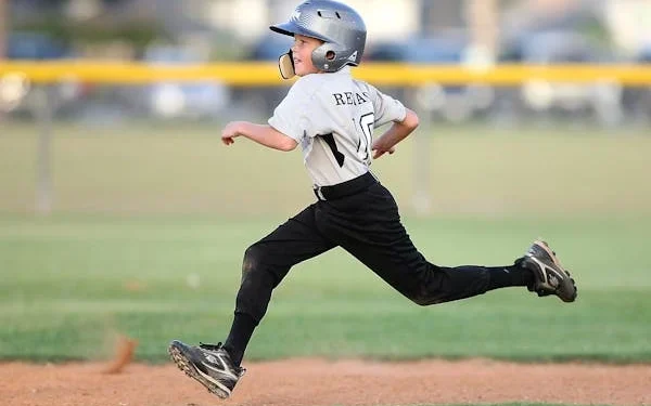 Comment les programmes sportifs pour les jeunes façonnent les générations futures