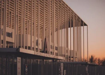 Les Difficultés de la Ligue 1 en Europe : La France Peut-elle Maintenir sa Position ?