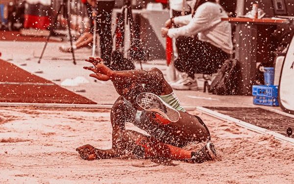 Jesse Owens : 45 minutes de records incroyables lors des Championnats Big Ten