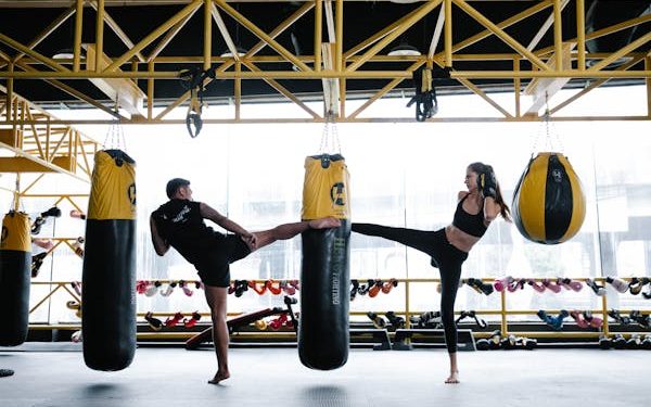 Clash des Titans : Comment Nike et Adidas façonnent l’avenir de la mode sportive