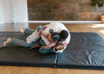 Nick Drossos : L’Expert en Self-Défense Qui Transforme l’Approche de la Protection Personnelle