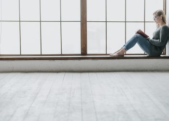 Warum Teppiche Geräusche in der Wohnung stärker beeinflussen als gedacht